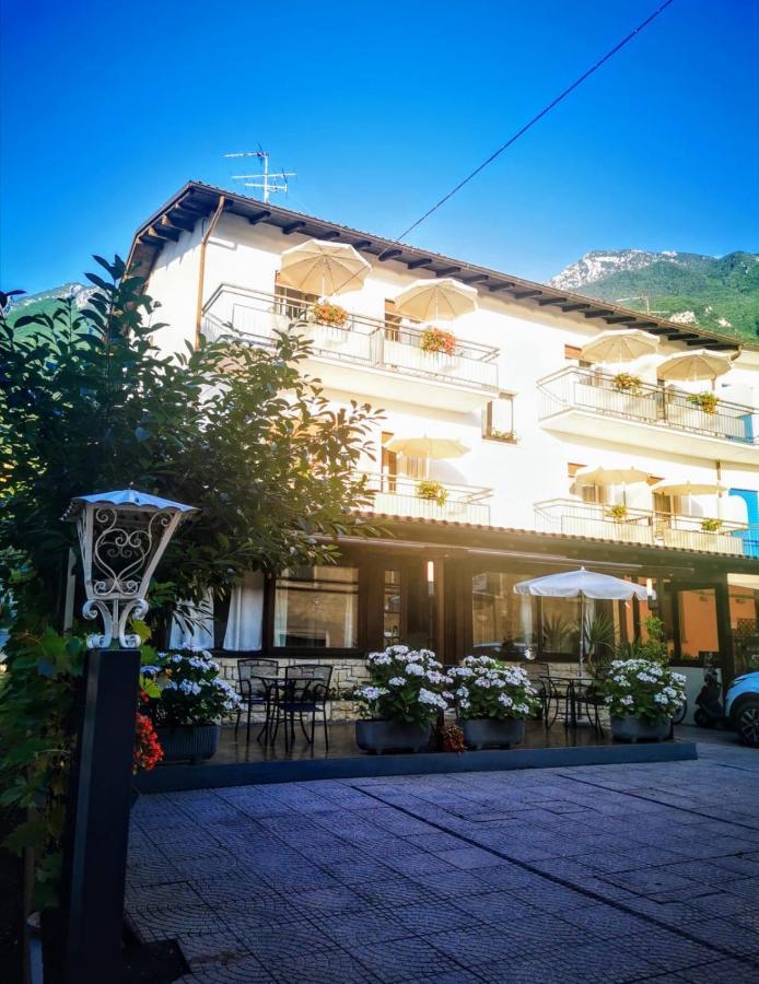Albergo Al Pescatore Brenzone sul Garda Exteriér fotografie