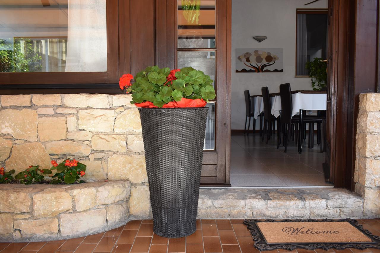 Albergo Al Pescatore Brenzone sul Garda Exteriér fotografie