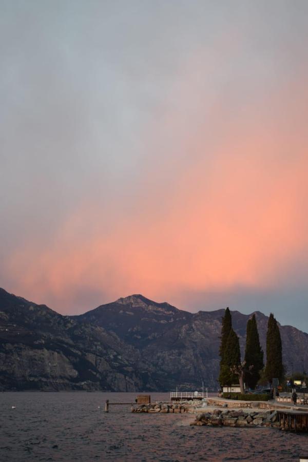 Albergo Al Pescatore Brenzone sul Garda Exteriér fotografie